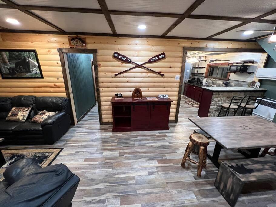 Cubs Den - Hot Tub- Walk To Lake- Fire Pit - Kayaks Oakland المظهر الخارجي الصورة